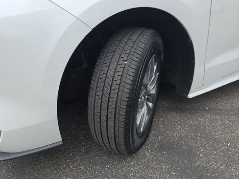 Certified 2024 Toyota Sienna XLE FWD image 36