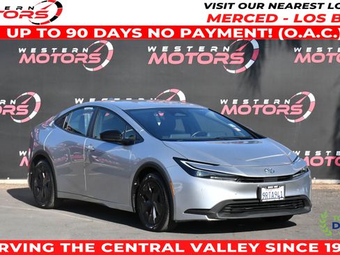 Used 2024 Toyota Prius LE FWD image 1