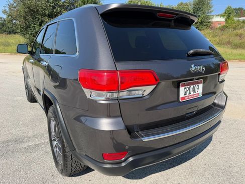 Used 2018 Jeep Grand Cherokee Limited RWD image 3