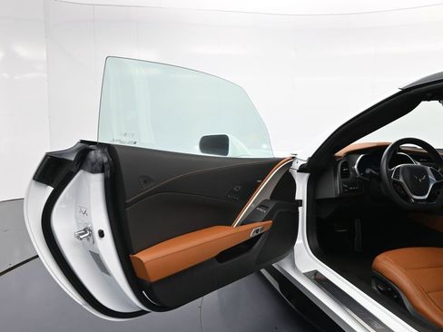 Used 2016 Chevrolet Corvette Z06 w/ 3LZ Preferred Equipment Group image 12