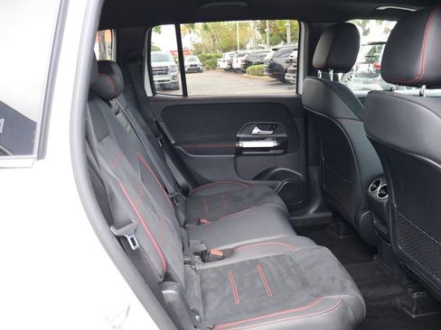Used 2023 Mercedes-Benz GLB 250 image 35