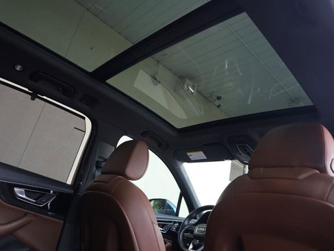 Used 2018 Audi Q7 3.0T Prestige w/ Prestige Package AWD/4WD image 30