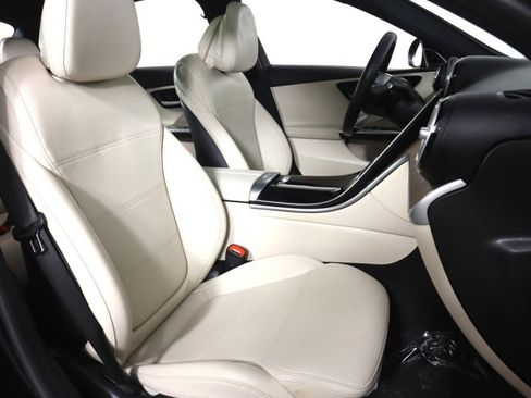 Used 2022 Mercedes-Benz C 300 Sedan image 37