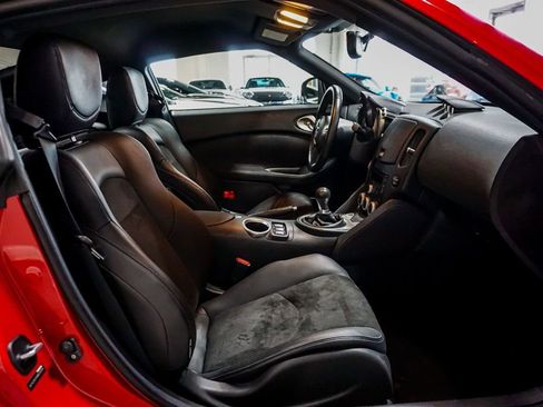 Used 2010 Nissan 370Z Touring image 59