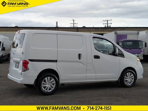Used 2014 Nissan NV200 SV w/ Technology Package image 2