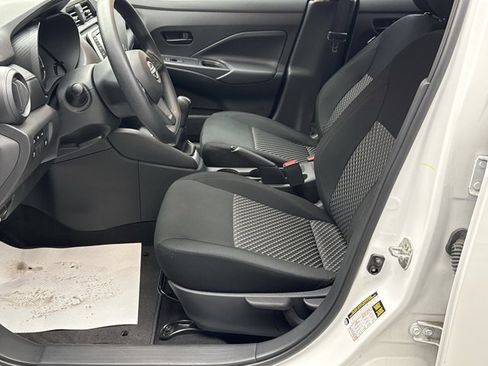 Used 2024 Nissan Versa S FWD image 11