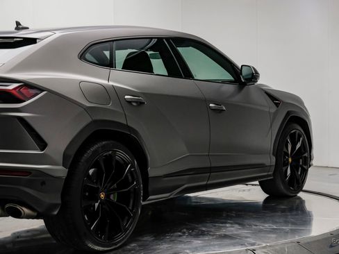 Used 2022 Lamborghini Urus AWD/4WD image 22
