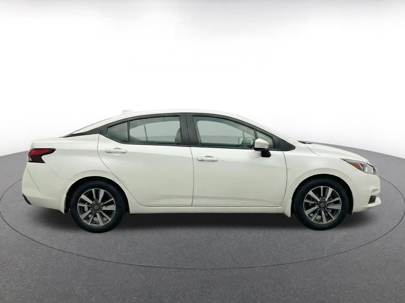 Used 2025 Nissan Versa SV FWD image 9