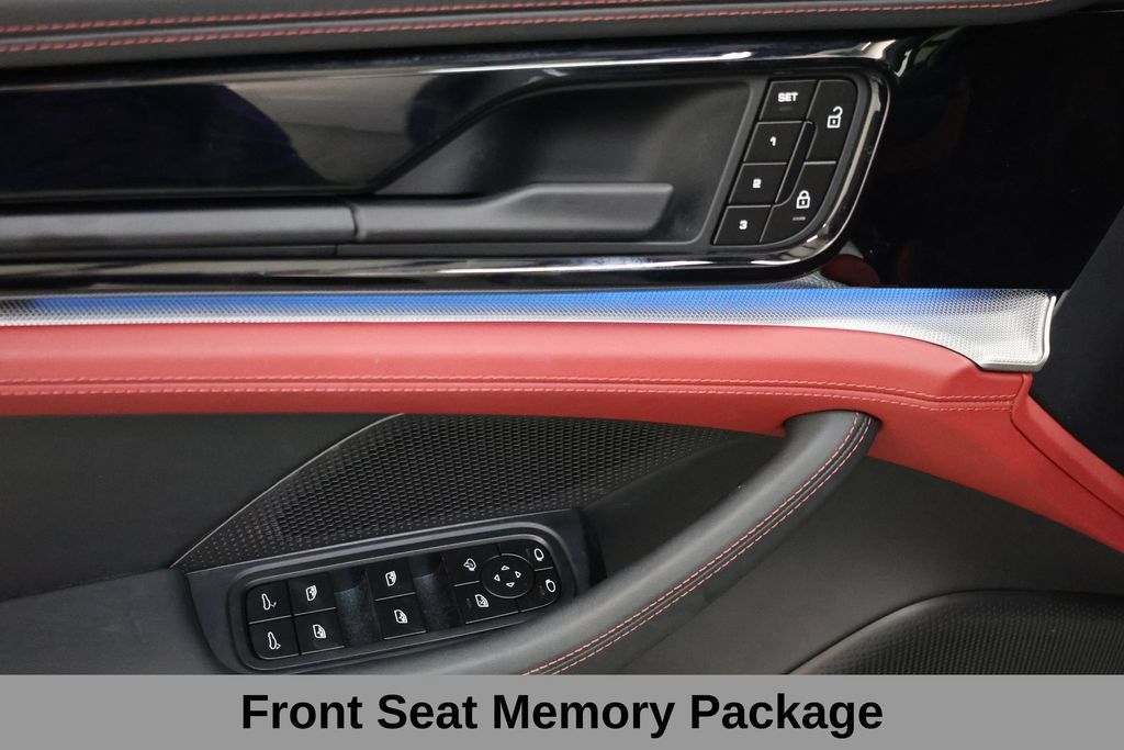 Used 2026 Porsche Panamera image 33