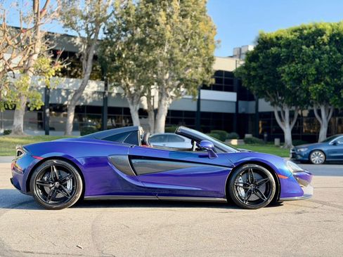 Used 2018 McLaren 570S Spider image 8
