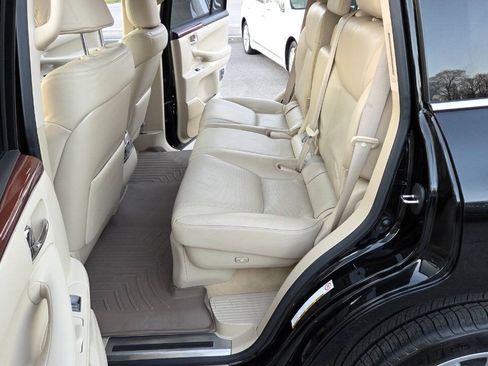 Used 2011 Lexus LX 570 4WD image 30