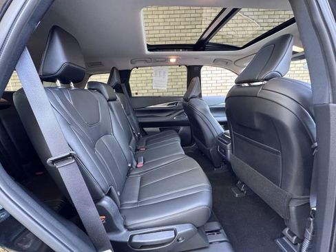 Used 2025 INFINITI QX60 Luxe image 18