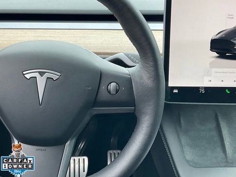 Used 2022 Tesla Model Y Performance AWD/4WD image 39