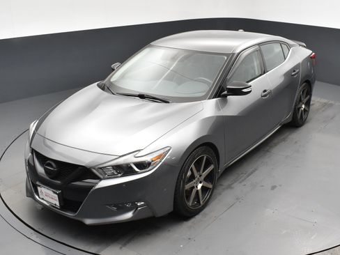 Used 2016 Nissan Maxima SR FWD image 16
