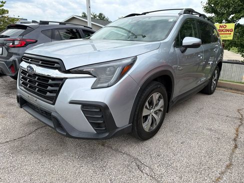 Used 2023 Subaru Ascent Premium w/ Convenience Package AWD/4WD image 2