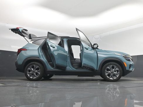 Certified 2024 Kia Seltos S FWD image 7
