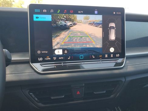 Certified 2026 Volkswagen Tiguan SE FWD image 28