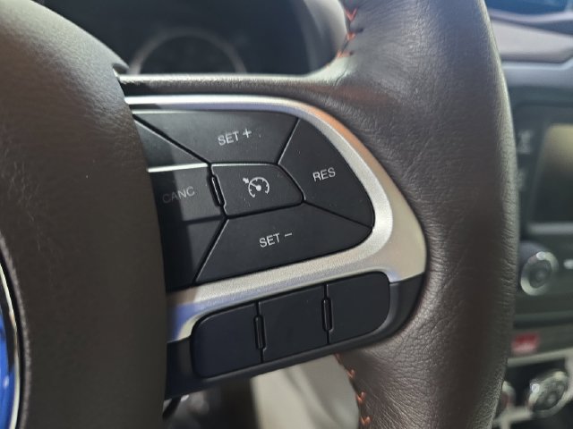Used 2017 Jeep Renegade Latitude w/ Cold Weather Group AWD/4WD image 21