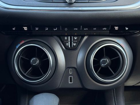 Used 2022 Chevrolet Blazer LT image 42