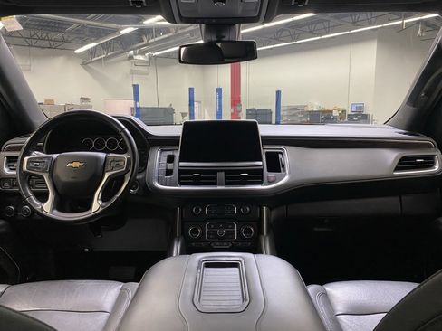 Used 2021 Chevrolet Suburban LT image 22