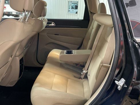 Used 2022 Jeep Grand Cherokee Laredo E image 23