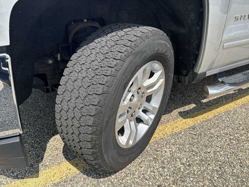 Certified 2018 Chevrolet Silverado 1500 LT w/ All Star Edition AWD/4WD image 4