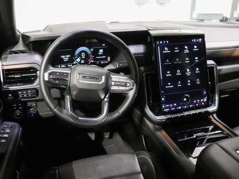 Used 2025 GMC Yukon XL Denali AWD/4WD image 24