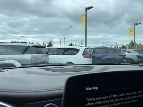 Used 2025 Chevrolet Blazer LT image 17