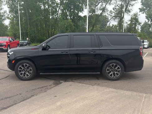 Used 2023 Chevrolet Suburban Z71 w/ Z71 Off-Road Package AWD/4WD image 2