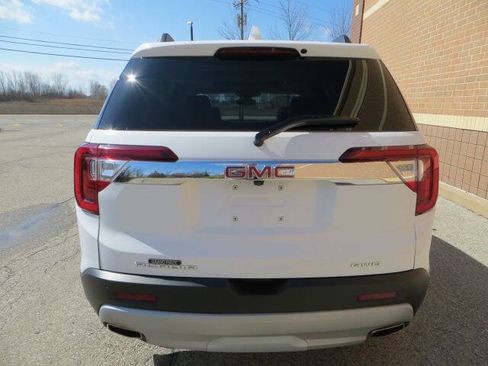 Used 2022 GMC Acadia SLT w/ Preferred Package image 8