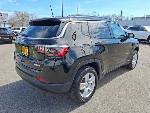 Certified 2022 Jeep Compass Latitude w/ Convenience Group AWD/4WD image 6