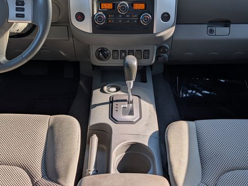 Used 2021 Nissan Frontier SV w/ Midnight Edition Floor Mats AWD/4WD image 19