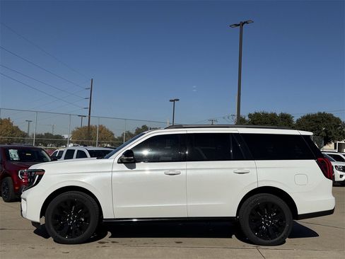 New 2025 Ford Expedition Platinum w/ Stealth Appearance Package image 26