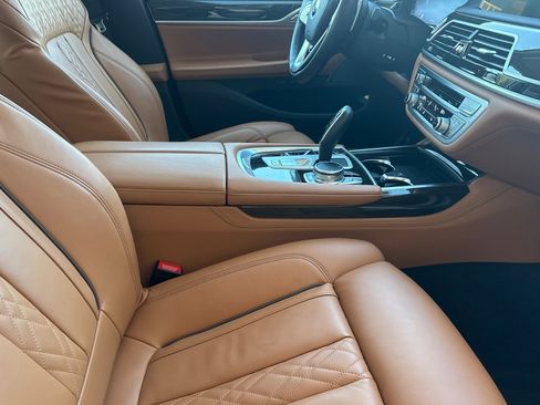 Used 2022 BMW 740i w/ Premium Package image 16