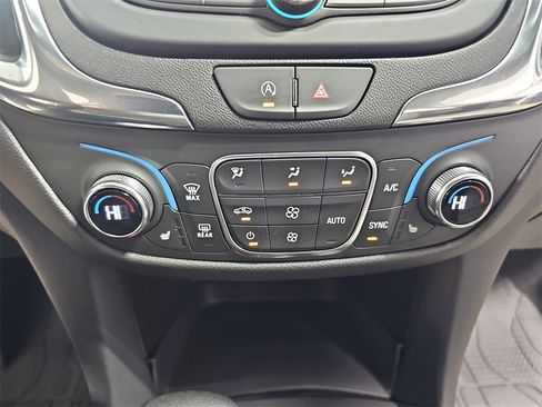 Used 2023 Chevrolet Equinox LT image 29