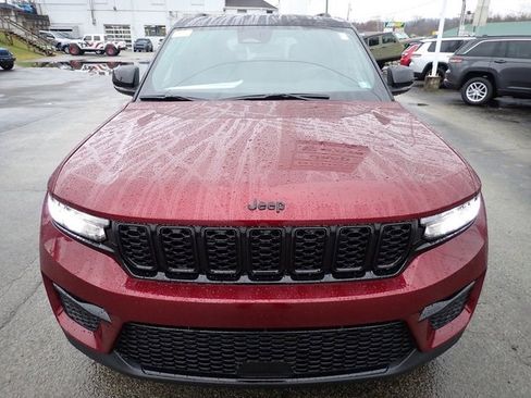 New 2025 Jeep Grand Cherokee Limited w/ MOPAR Finishing Package image 10