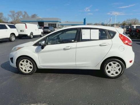 Used 2013 Ford Fiesta SE FWD image 5