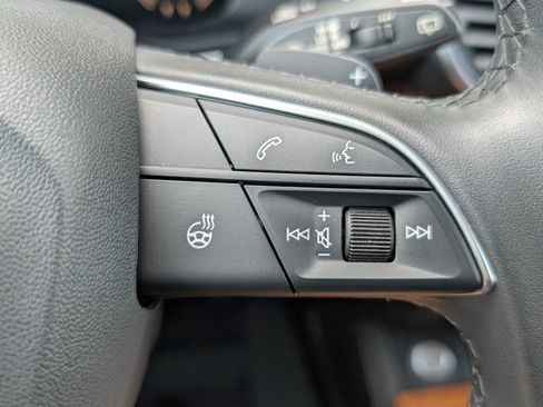 Used 2022 Audi Q5 e Premium Plus w/ Premium Plus Package AWD/4WD image 34