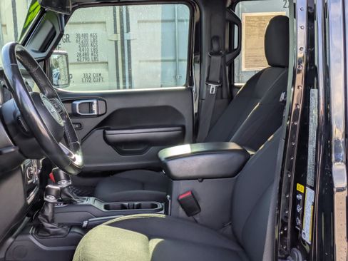 Used 2021 Jeep Gladiator Sport AWD/4WD image 23