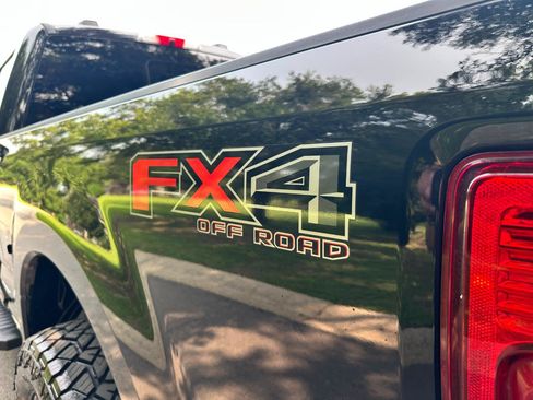 Used 2021 Ford F250 Lariat w/ Lariat Ultimate Package AWD/4WD image 54