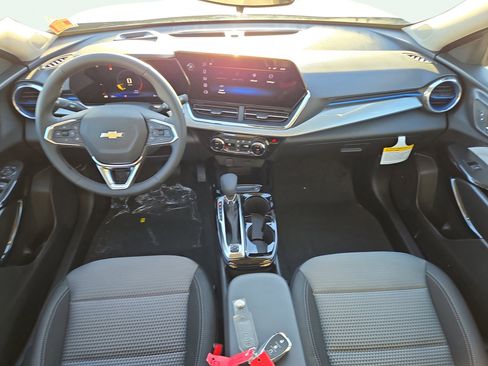 New 2026 Chevrolet Trax LT w/ LT Convenience Package image 15