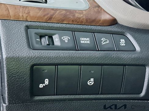 Used 2018 Hyundai Santa Fe Sport w/ 2.4L Tech Package 04 FWD image 10