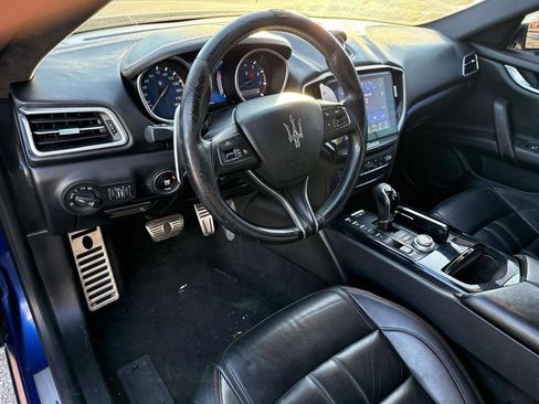 Used 2017 Maserati Ghibli S image 19