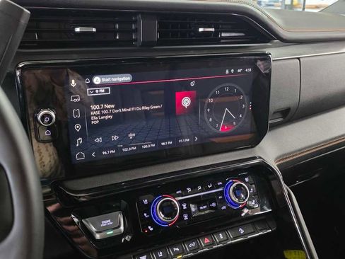 Used 2025 GMC Sierra 2500 AT4 w/ AT4 Premium Plus Package image 16