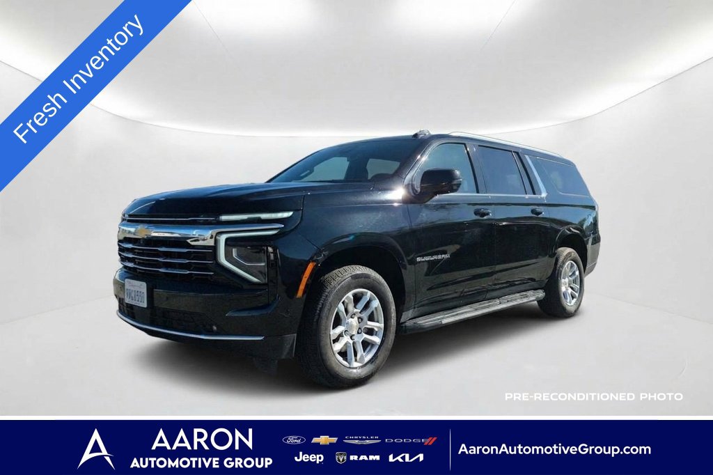 Used 2026 Chevrolet Suburban LT w/ Comfort Package AWD/4WD image 1