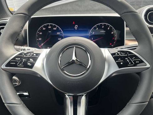Used 2026 Mercedes-Benz GLC 300 4MATIC image 39