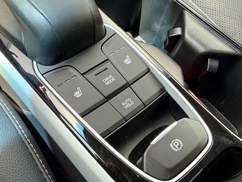Used 2019 Hyundai Ioniq Limited FWD image 27