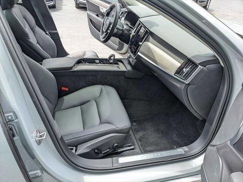 Used 2025 Volvo S90 B6 Plus AWD/4WD image 20