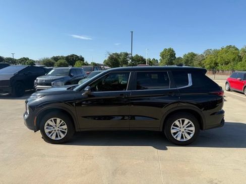 Used 2026 Mitsubishi Outlander ES FWD image 8