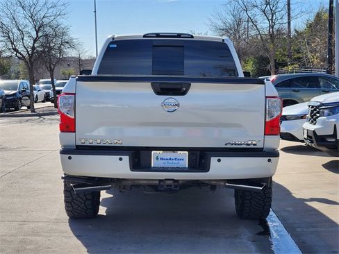 Used 2018 Nissan Titan PRO-4X w/ Pro-4x Convenience Package image 5